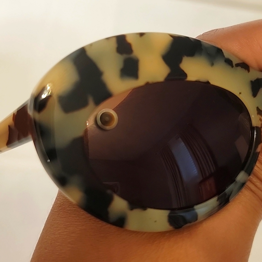 Poms tortoise shell sunglasses